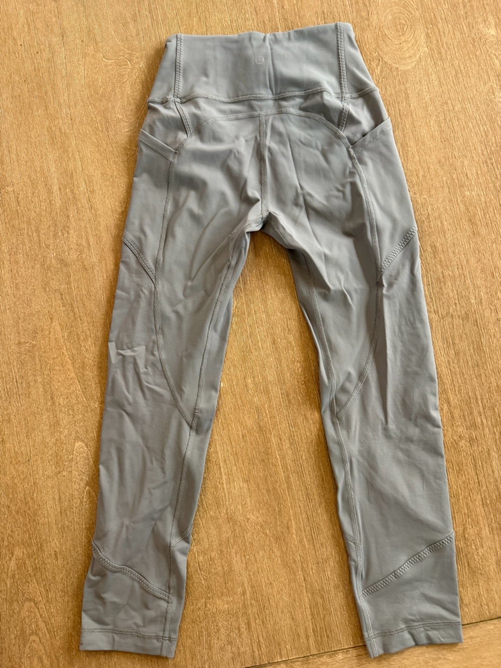 Lululemon Gray Cropped Leggings Size 4 Side Pocket High Rise Yoga Running